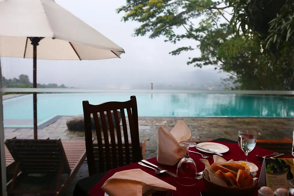 Randholee Resort&Spa Kandy Hotel